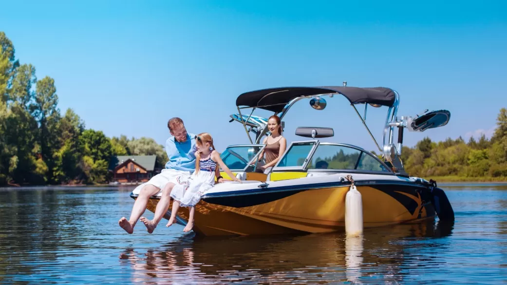 Where to store Your RV or boat: 7 smart options (and how to choose)